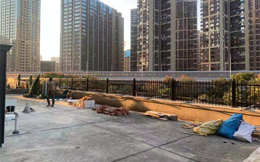 赣州水游城小区露台围栏安装施工实拍
