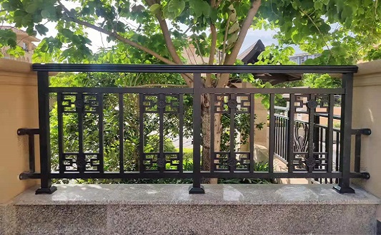 赣州九里峰山别墅庭院栏杆和铝门施工案例